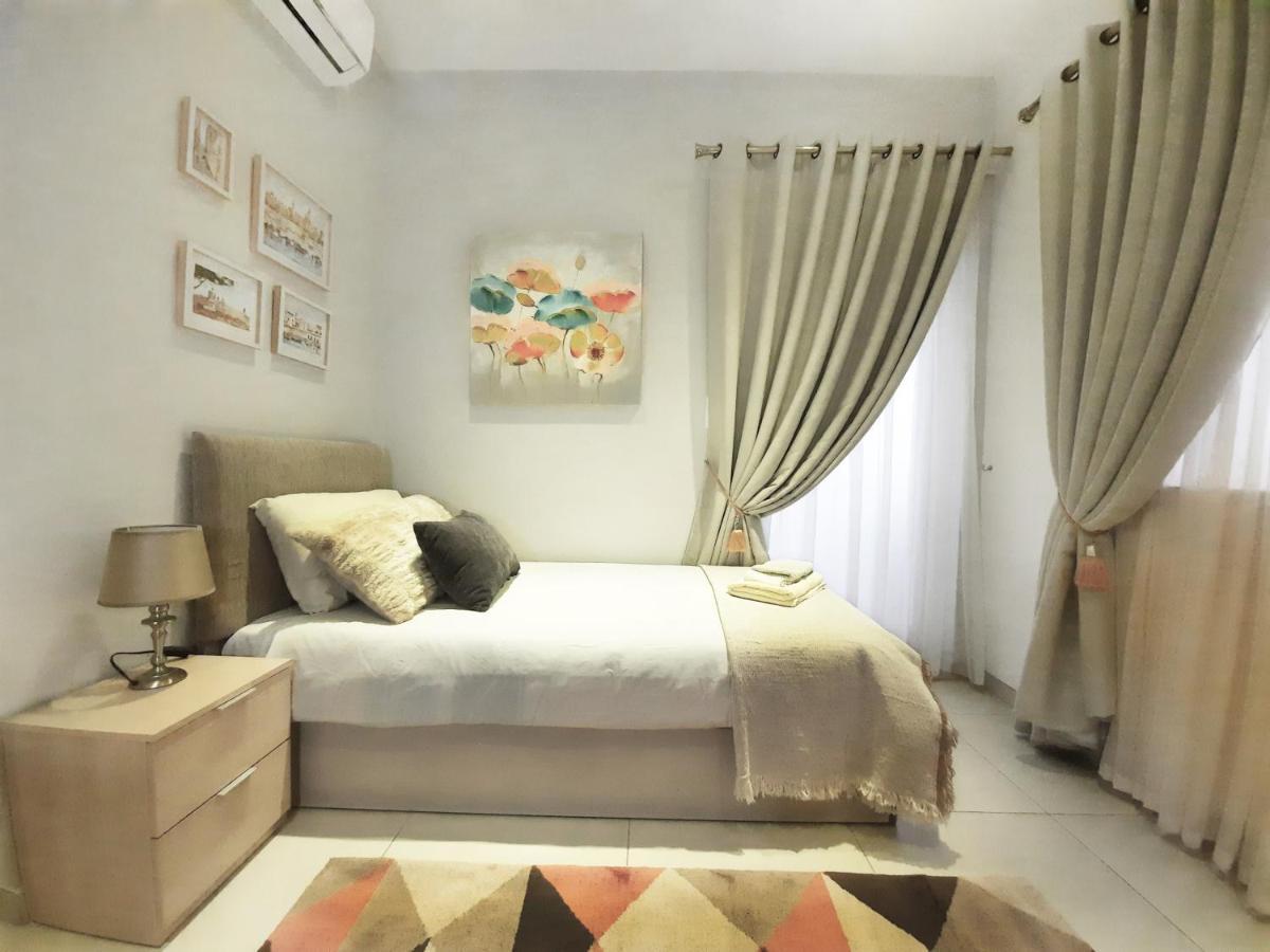 Cozy Rooms - Great Bus Connections - Free Parking Mosta Eksteriør bilde