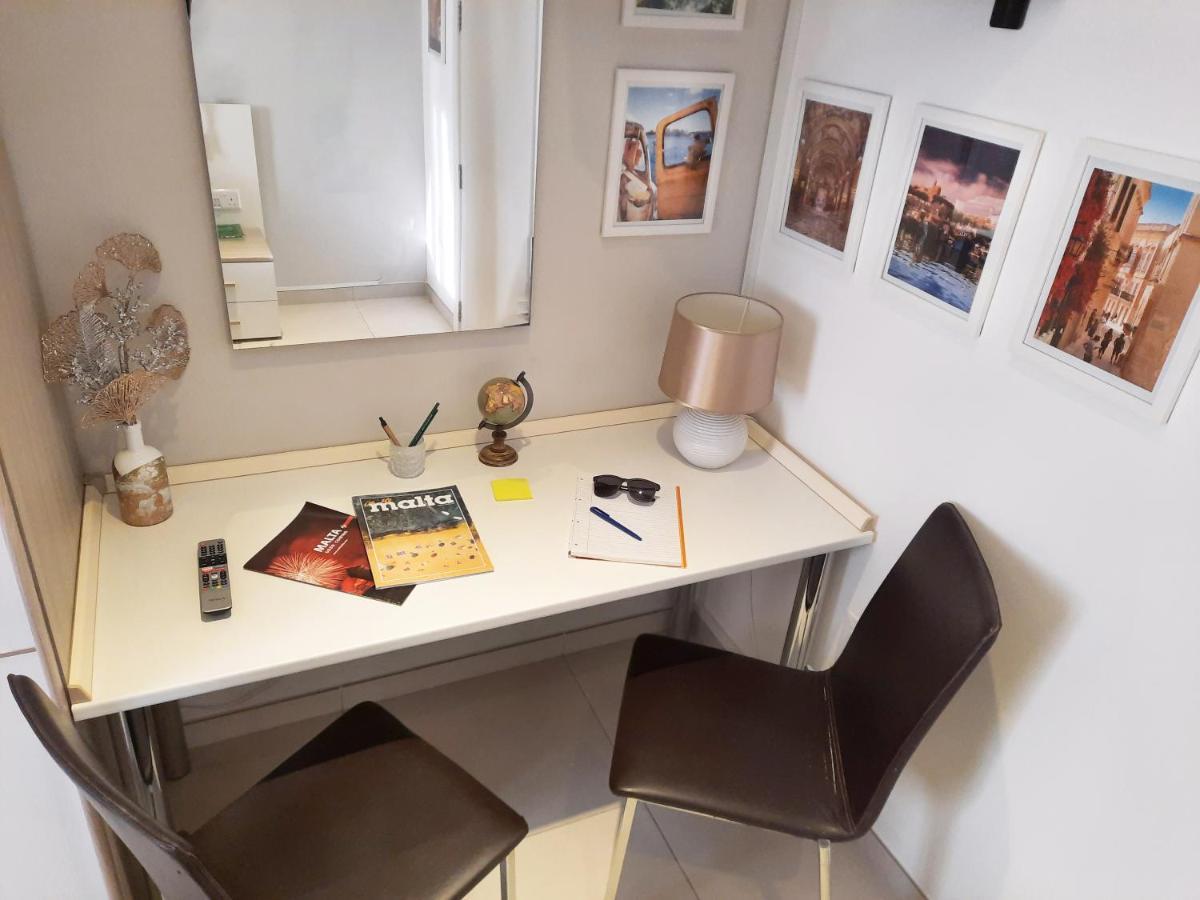 Cozy Rooms - Great Bus Connections - Free Parking Mosta Eksteriør bilde
